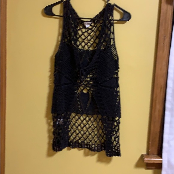 Adorable black knit vest - Picture 1 of 3